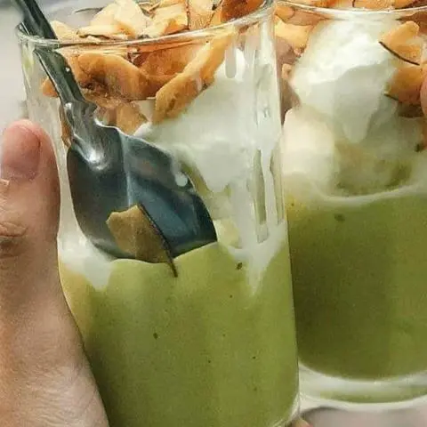 Hình ảnh Sinh tố bơ thêm kem