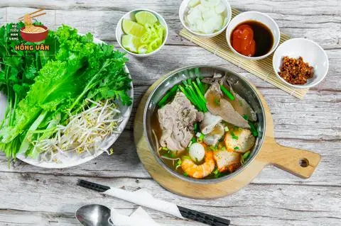 Hình ảnh Hoành thánh thập cẩm có xương