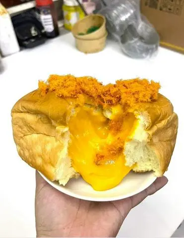 Hình ảnh Bánh mì cúc phô mai hoàng kim