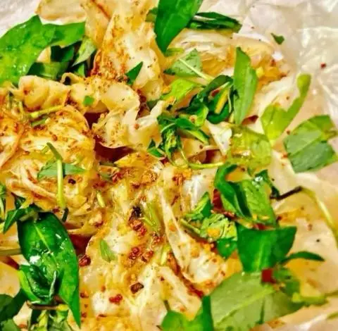 Hình ảnh Bánh tráng trộn muối sặc rau răm