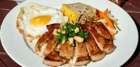 Hình ảnh Cơm Tấm Sườn Chả Ốp La + Xíu Mại Thêm
