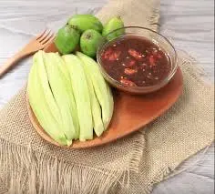 Hình ảnh xoài chấm mắm ruốc