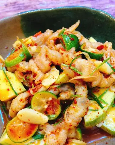 Hình ảnh Chân Gà Rút Xương Sốt Thái