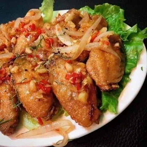 Hình ảnh Cánh Gà Khúc Giữa Chiên Nước Mắm 