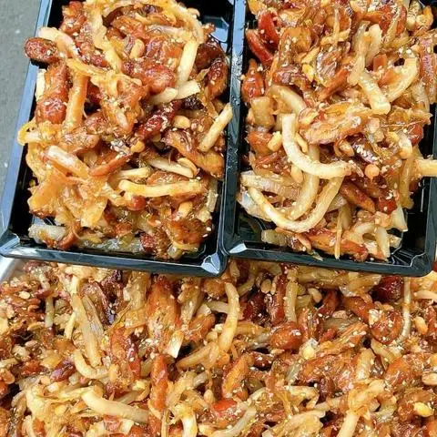 Hình ảnh Mứt Chuối Ngào Cơm Dừa Non Khóm Tắc 500g
