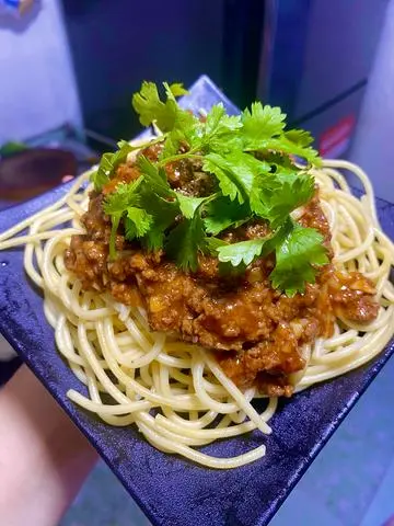 Hình ảnh Spaghetti Mì Ý Bò bằm sốt cay