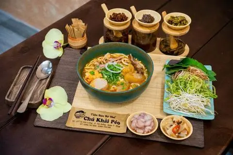 Hình ảnh Bún bò tái + gân + chả