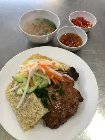 Hình ảnh Cơm sườn bì chả