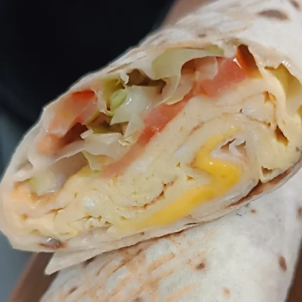 Hình ảnh 18. EGGS WITH CHEESE WRAP