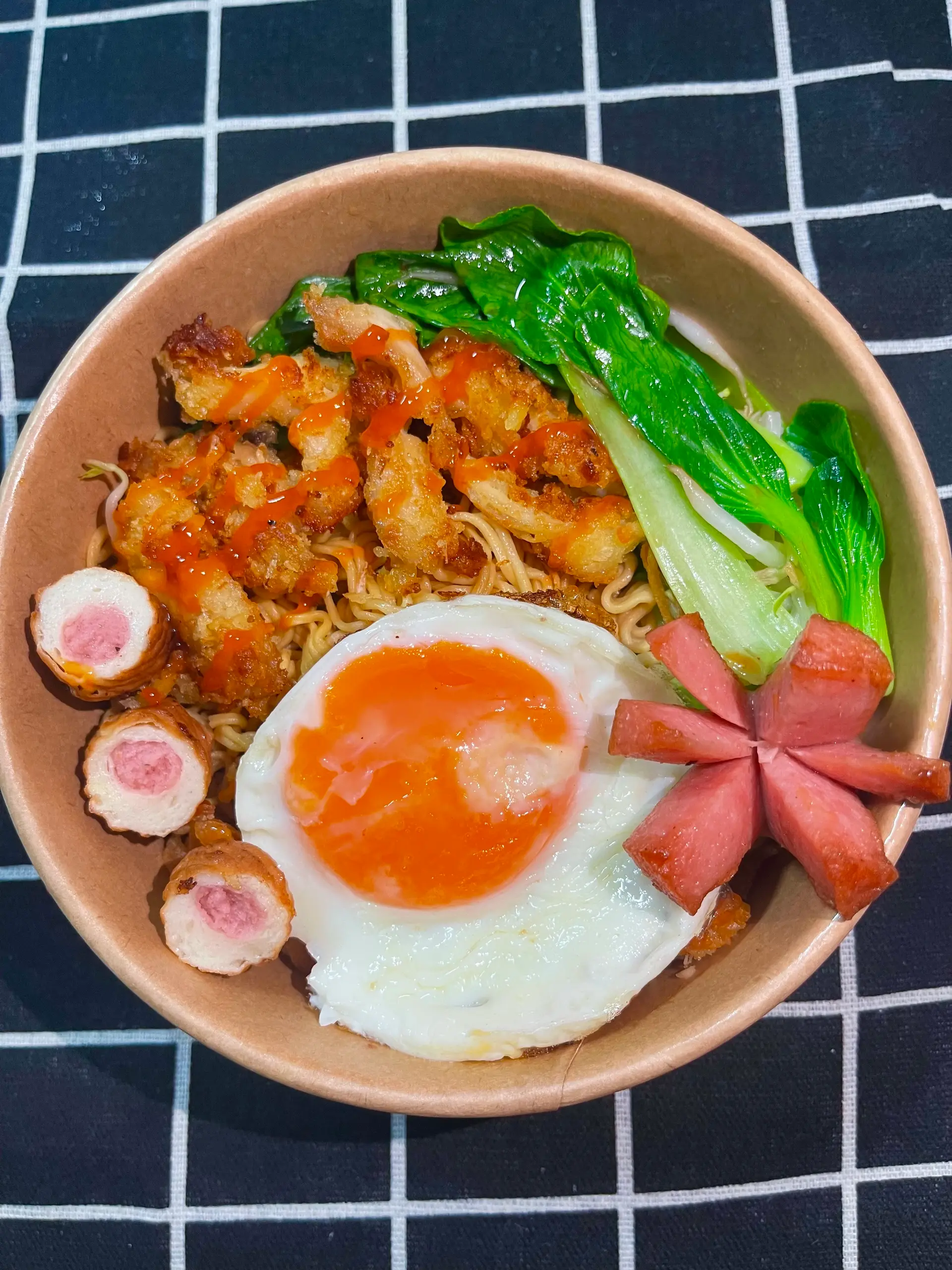 Hình ảnh Mì trộn gà xé thập cẩm -  sốt sate đặc biệt