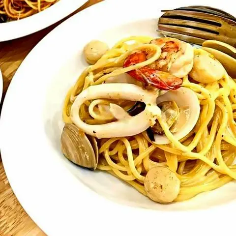 Hình ảnh Mì Ý Hải Sản Sốt Dầu Olive - AOP seafood