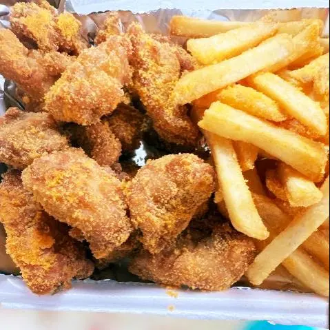 Hình ảnh Combo gà viên - khoai tây chiên lắc phô mai