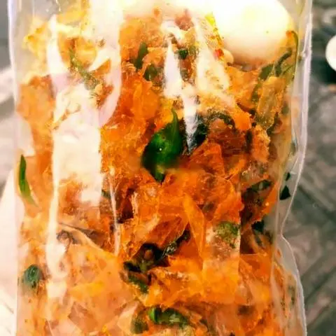 Hình ảnh Bánh tráng long an tỏi phi trứng cút lòng đào