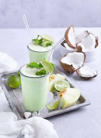 Hình ảnh Sinh tố dưa gang + dừa