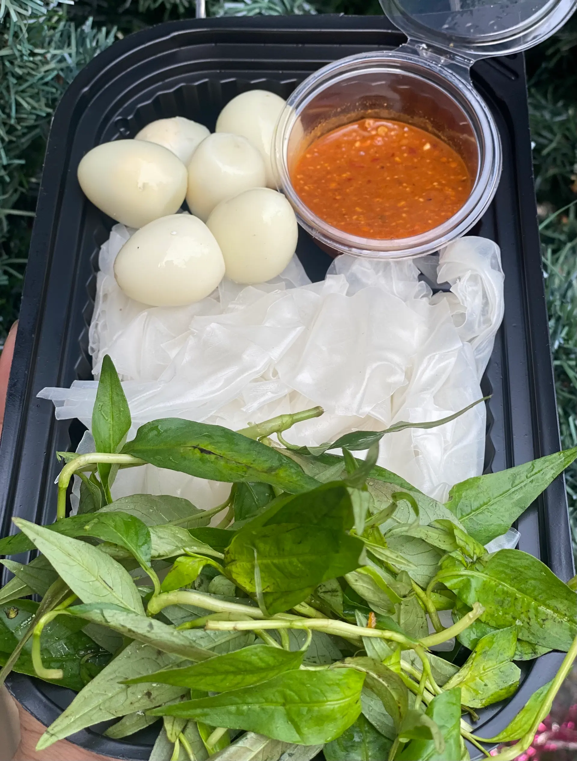 Hình ảnh Bánh tráng chấm trứng cút 