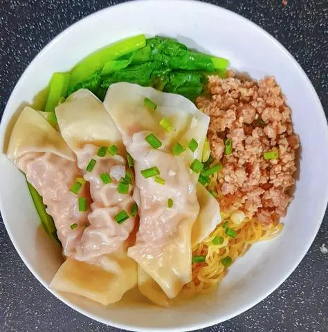 Hình ảnh mì ( 2 vắt) 2v sủi cảo + thịt bằm