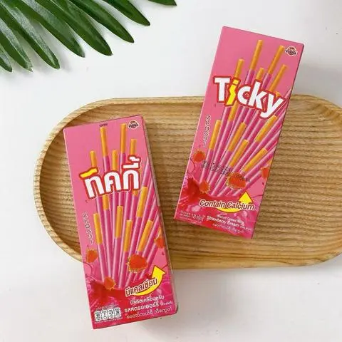 Hình ảnh 1 Gói Bánh Que Ticky Vị Dâu