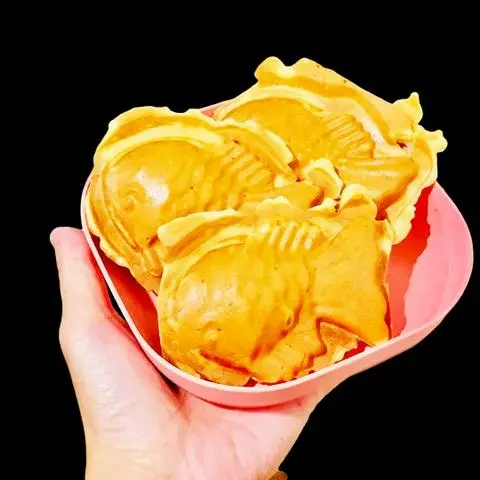 Hình ảnh Bánh cá đậu đỏ