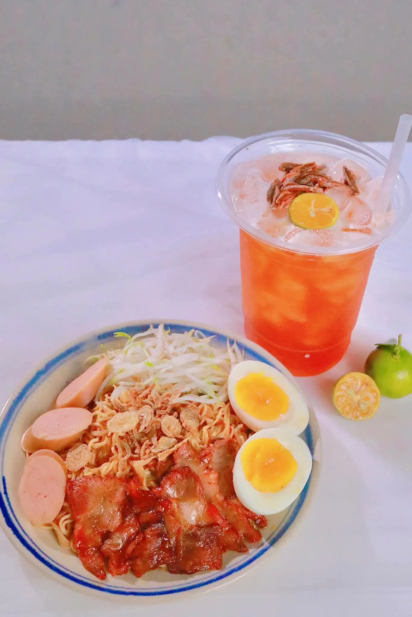 Hình ảnh Mì trộn trứng ốp la + Trà sữa full topping (size L)