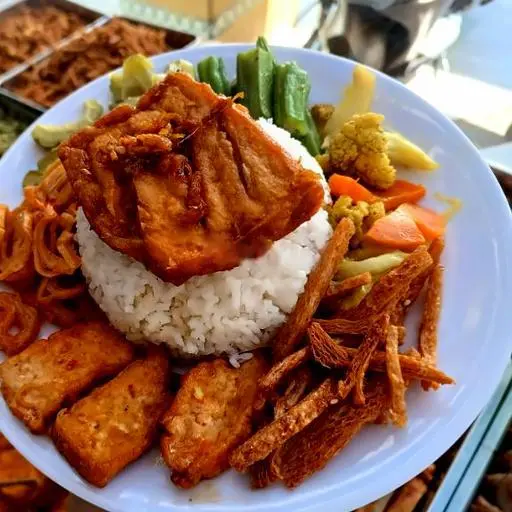 Hình ảnh Cơm Chay Thập Cẩm + Đậu Hủ Sả Ớt