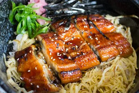 Hình ảnh Cơm thố lươn