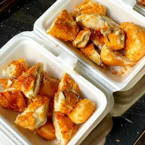 Hình ảnh Bánh mì nướng pate tóp mỡ không topping