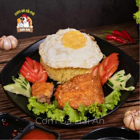 Hình ảnh Cơm Gà Xốt Mắm Tỏi + Trứng ốpla