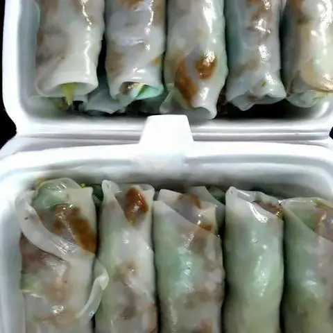 Hình ảnh Bánh ướt cuốn thịt nướng