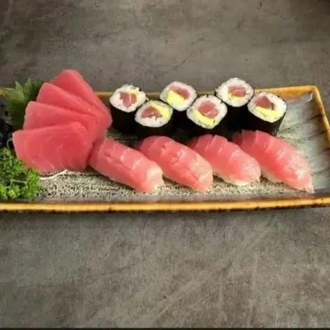 Hình ảnh Sét Cá ngừ _ tuna sushi sét.