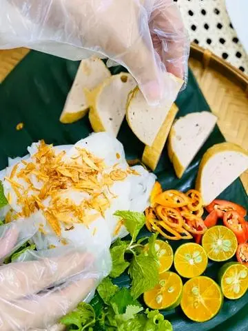 Hình ảnh Bánh cuốn chay chả chiên