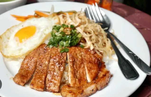 Hình ảnh Cơm Tấm Sườn Bì Trứng+ canh rong biển