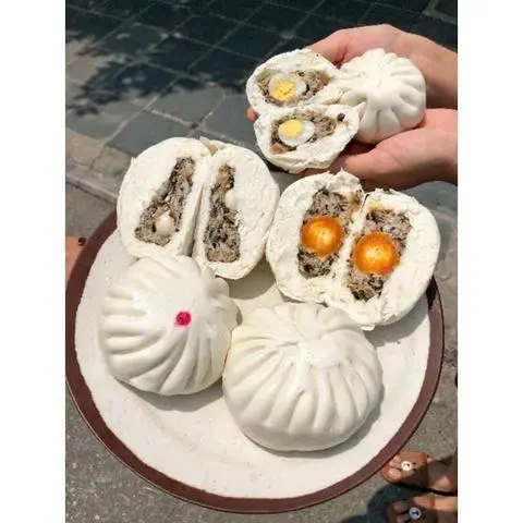 Hình ảnh Bánh bao thịt trứng muối thập cẩm