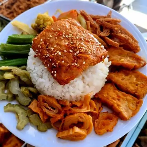 Hình ảnh Cơm Chay Thập Cẩm + Sườn Non