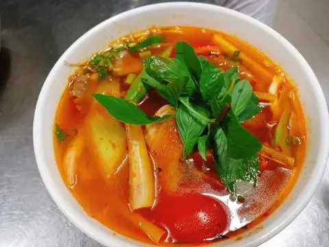 Hình ảnh Canh chua thái chay