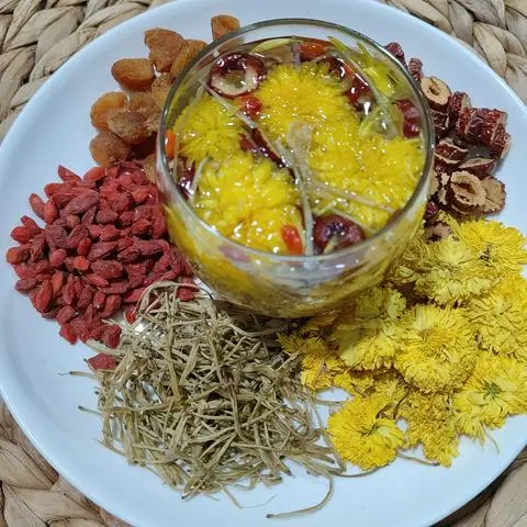 Hình ảnh Trà Kim Ngân Hoa (nóng)