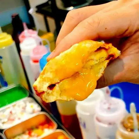 Hình ảnh Bánh cá Lava trứng muối tan chảy