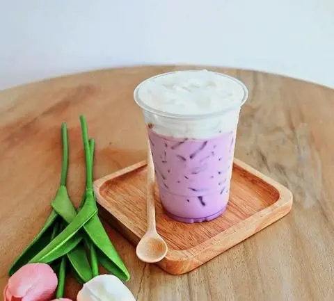 Hình ảnh Sinh tố khoai môn dừa non