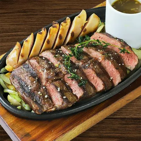 Hình ảnh Sizzling Steak & Sausage