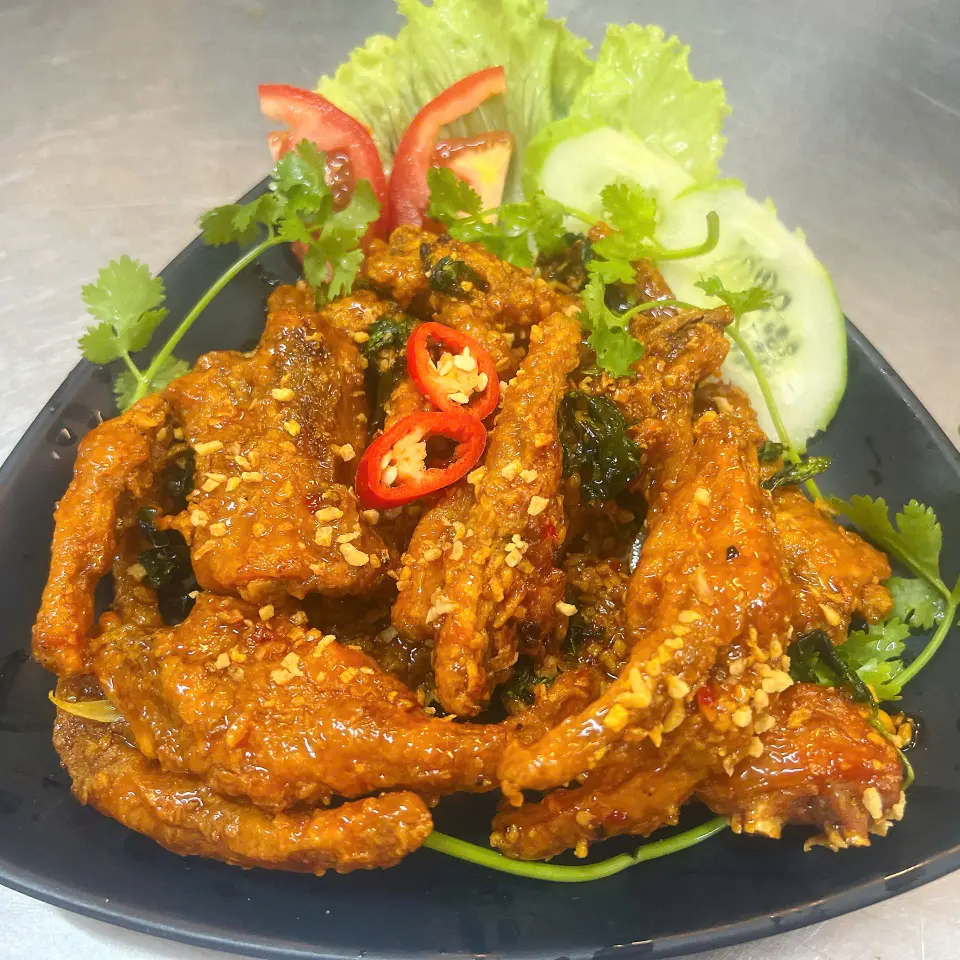 Hình ảnh Chân gà chiên bơ tỏi
