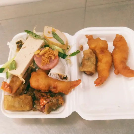 Hình ảnh Combo bánh cuốn full topping - tôm/chả giò - khăn lạnh