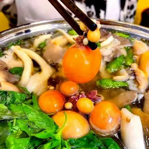 Hình ảnh Lẩu gà lá é - lẩu lớn