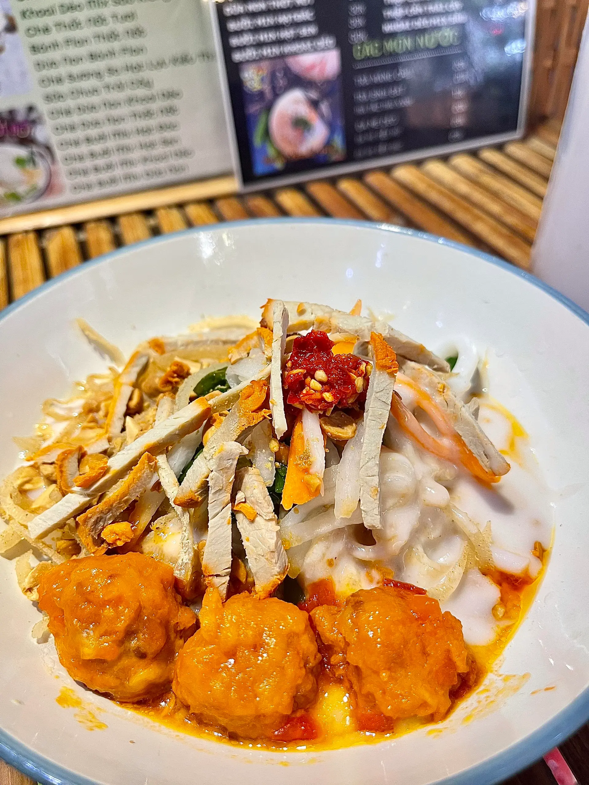 Hình ảnh BÁNH TẰM BÌ THỊT XÍU MẠI
