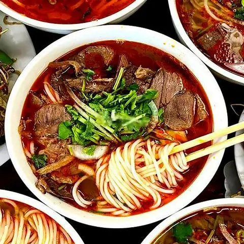 Hình ảnh Bún bò huế nạm gân