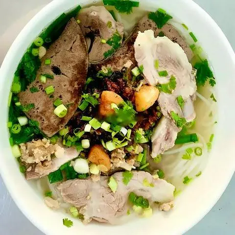 Hình ảnh Hủ tiếu mì gói nước thịt lòng