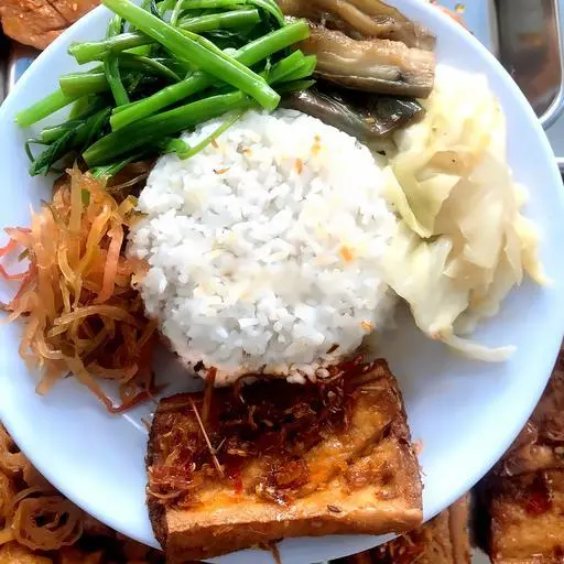 Hình ảnh Cơm Chay Rau Xào Đậu Hủ Sả Ớt