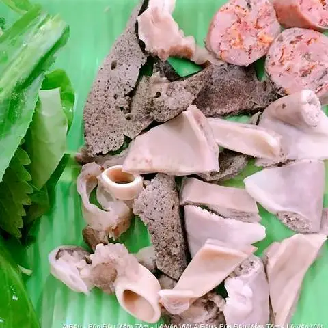 Hình ảnh Lòng thập cẩm luộc + mắm tôm