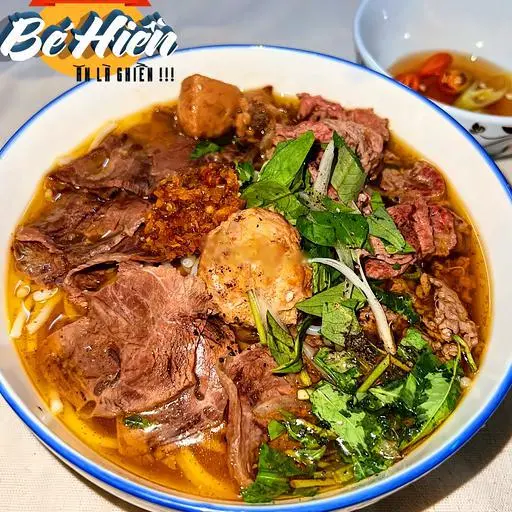 Hình ảnh Bún bò nạm tái