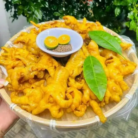 Hình ảnh Chân gà ủ muối rút xương 0.5kg