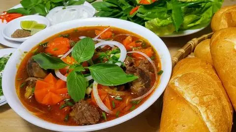 Hình ảnh Bánh mì bò kho