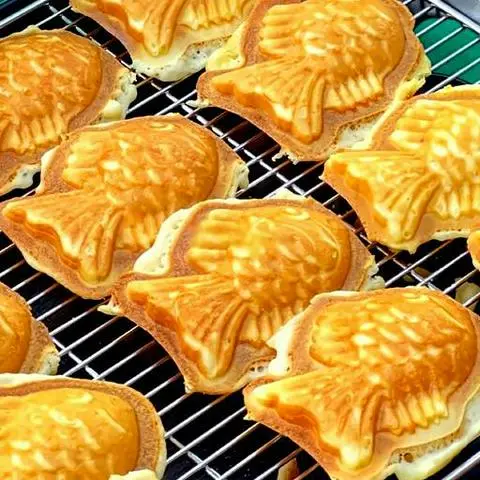 Hình ảnh Bánh cá xúc xích phô mai
